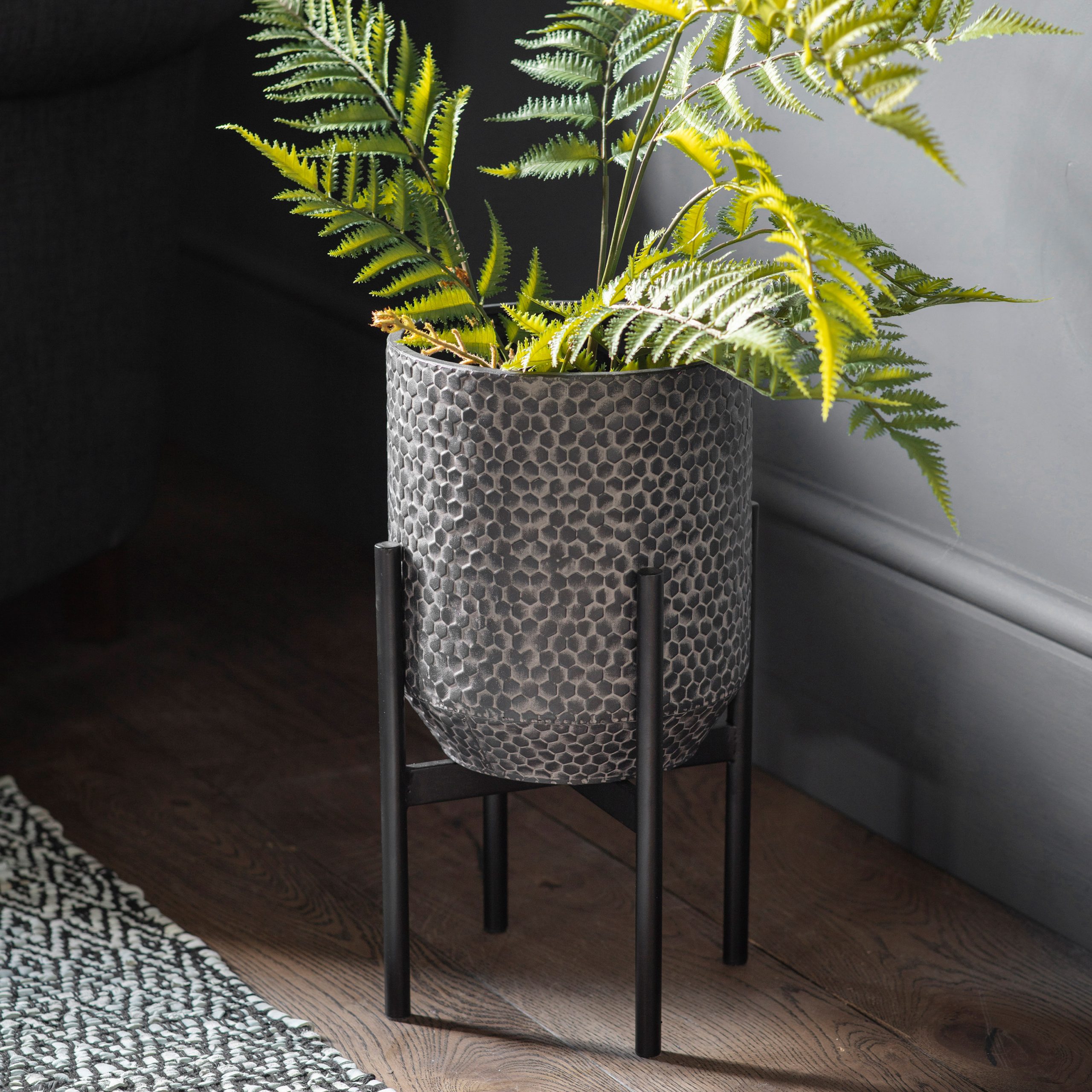 Gallery Direct Anders Metal Planter Black