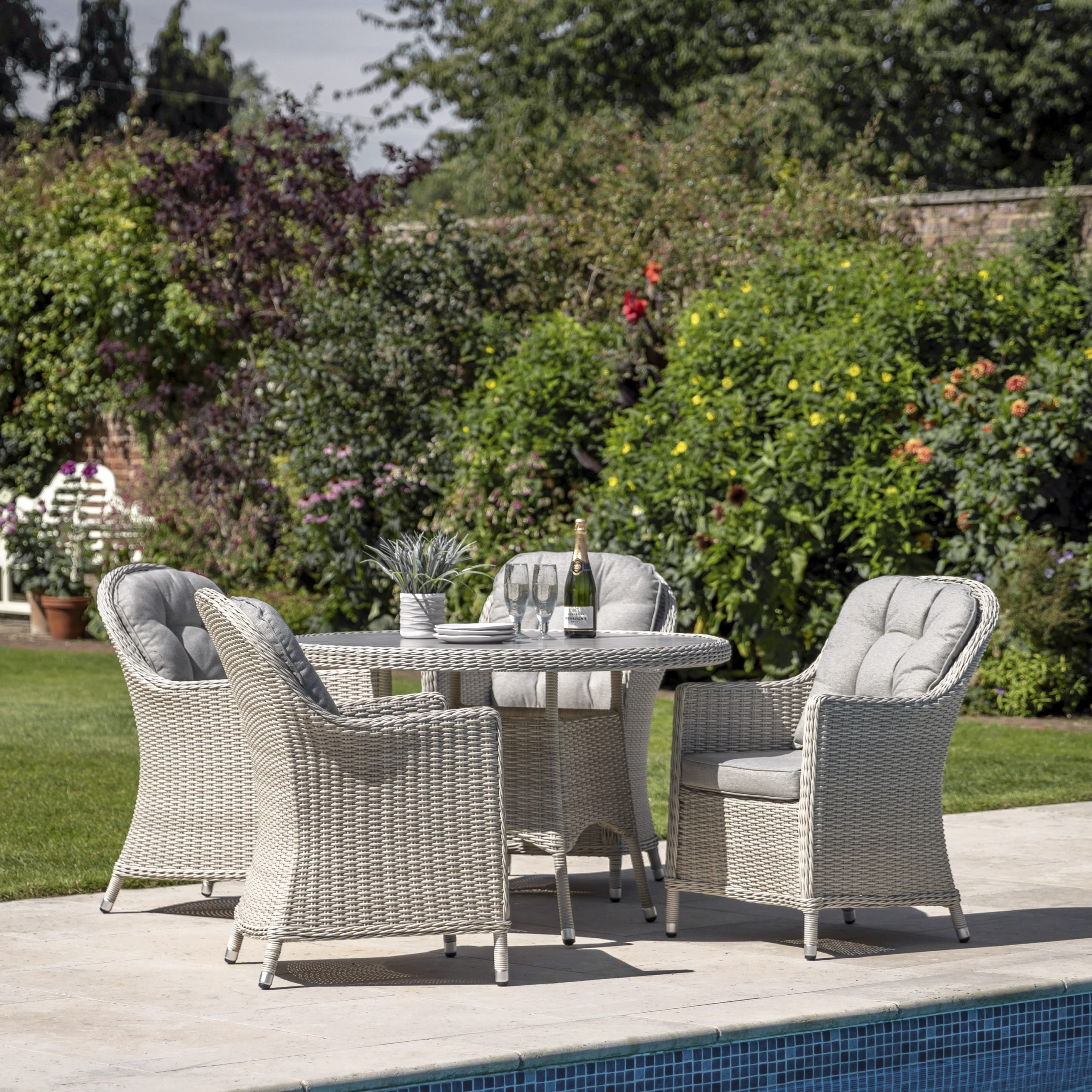 Gallery Outdoor Holton 4 Seat Dining Set