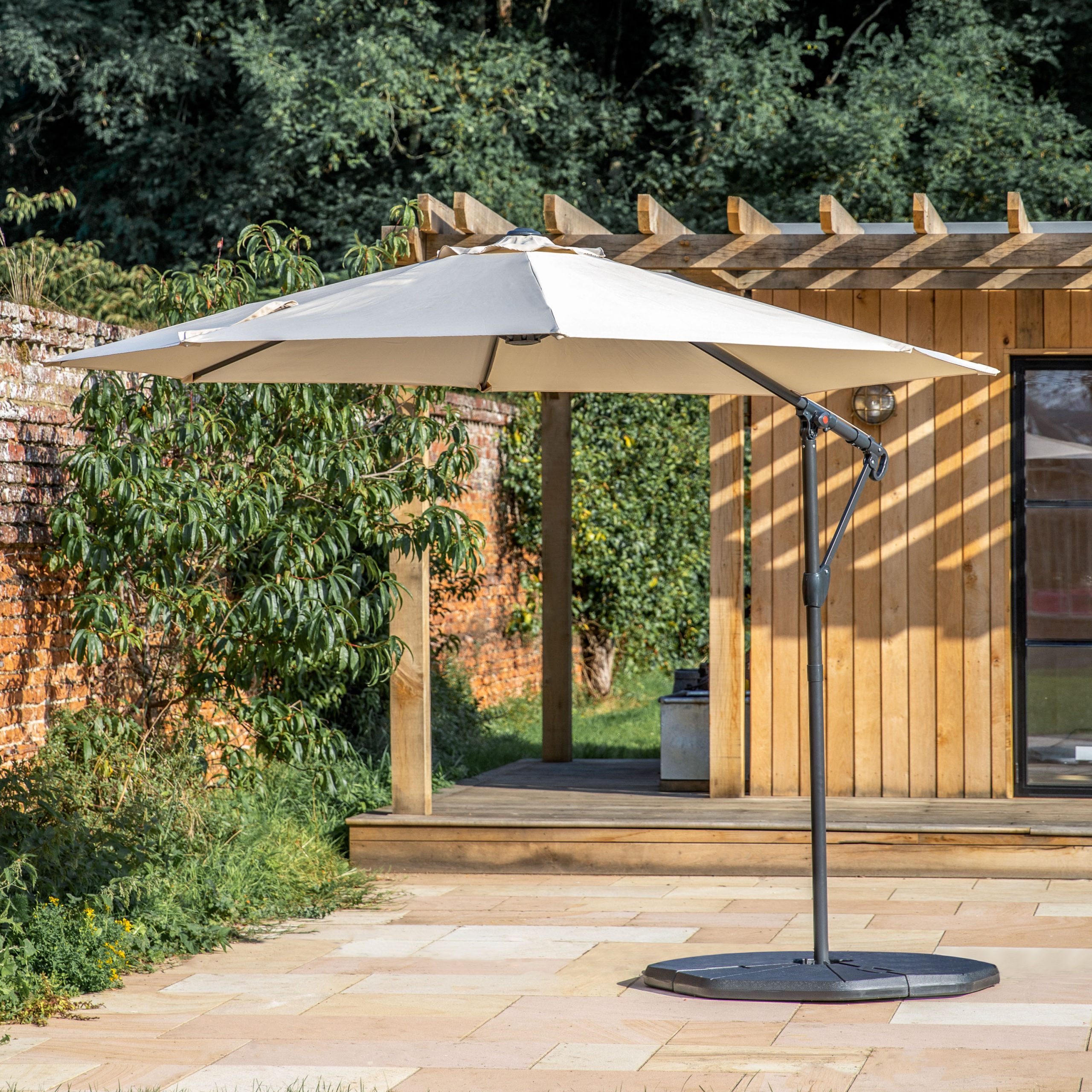 Gallery Outdoor Vazzano 3m Cantilever Parasol Cream