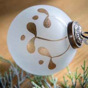 Gallery Direct Mistel Baubles White Gold Set of 6 | Shackletons